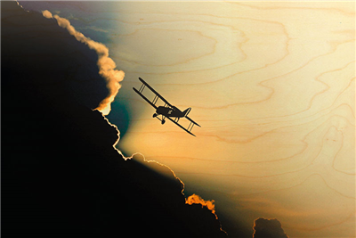 Carte postale en bois avion nuages