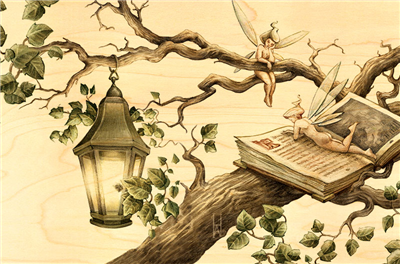 Carte postale en bois fée lecture lanterne